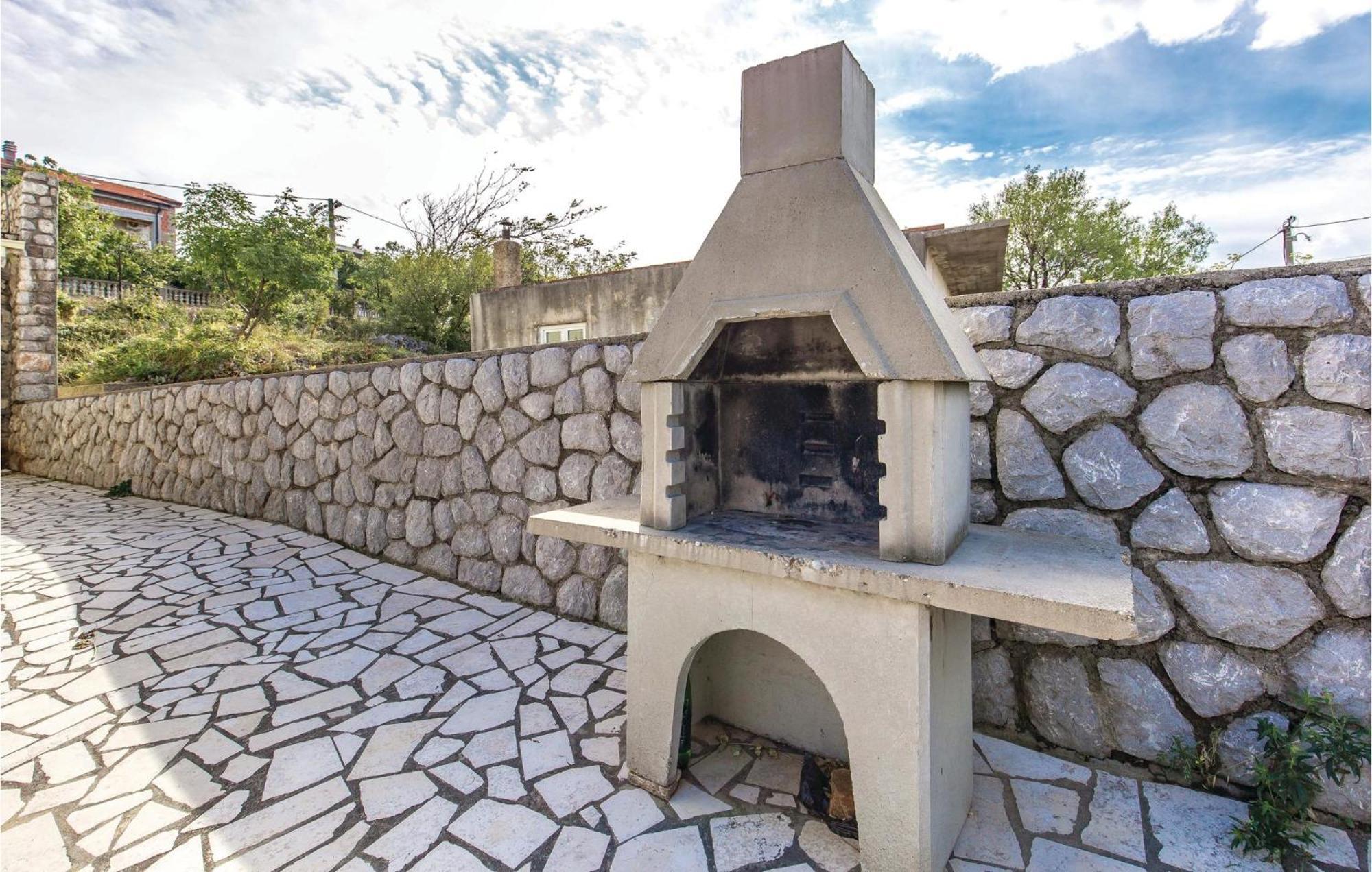 2 Bedroom Stunning Apartment In Senj Senj  Zewnętrze zdjęcie